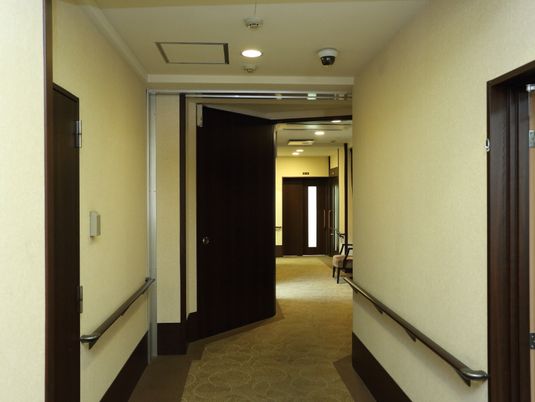 清潔な廊下の風景