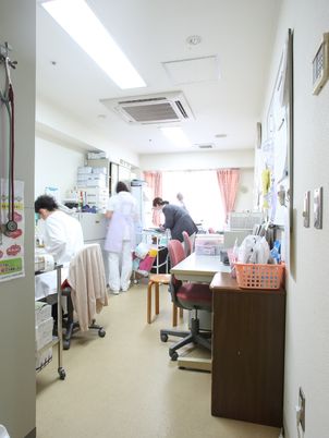 医療スタッフが活動する室内