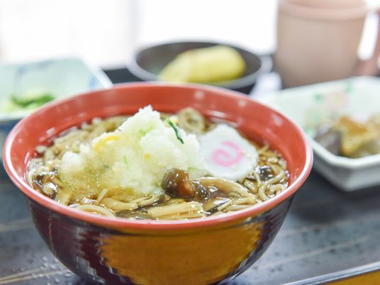 温かい食事の提供