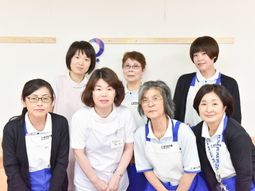 スタッフの集合写真