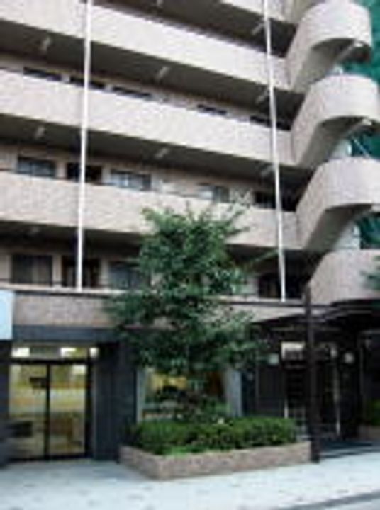 建物エントランス外観