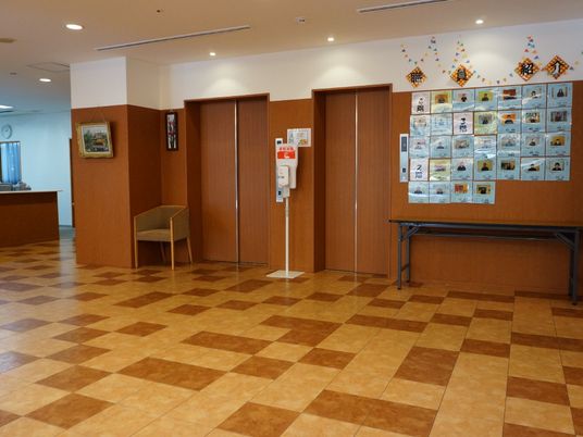 エントランスの床タイル模様