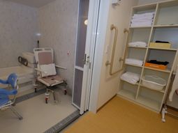 清潔感のある浴室施設