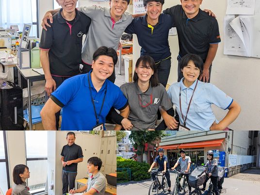 スタッフ集合の職場  