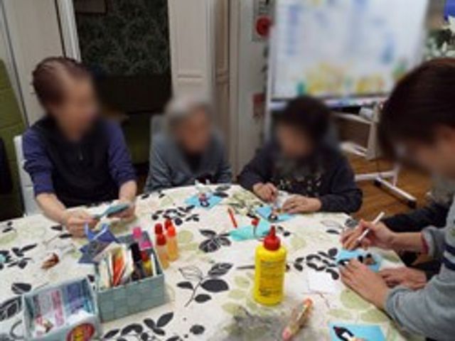 共同作業を楽しむ空間 ラウンジ アクティビティが行われるスペースで、多様な作業を通じて交流が図れる環境です。