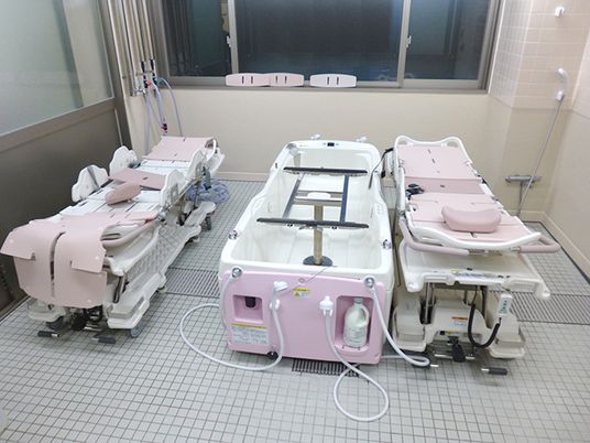 設備の整った浴室