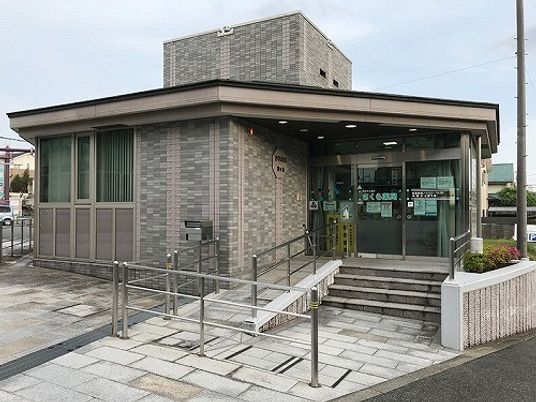 バリアフリーな建物外観  