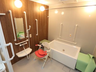 バリアフリーの浴室設備