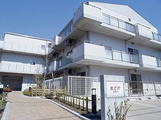 施設の清潔な外観