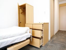 シンプルな居室の一角