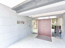 清潔感のあるエントランス