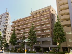 都会の大型建物外観