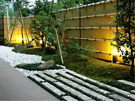 和風の美しい中庭