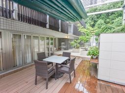 屋外のリラックス空間