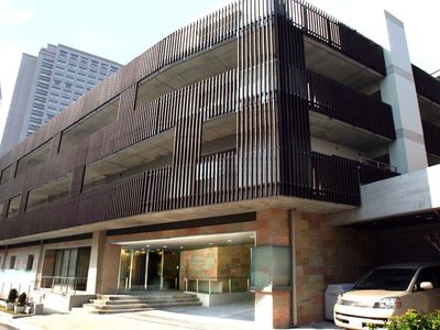 現代的な建物のエントランス