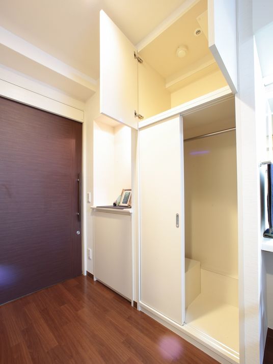 清潔なクローゼット付居室