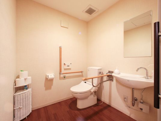 バリアフリートイレ空間