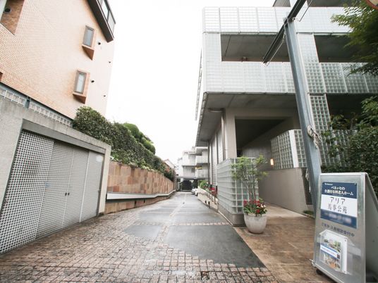 清潔感のあるエントランス