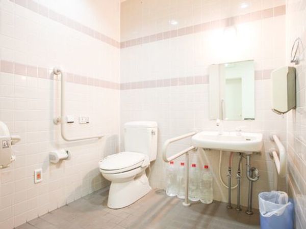 バリアフリーなトイレ設備