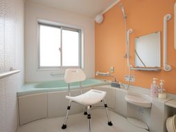 バリアフリーな浴室設備