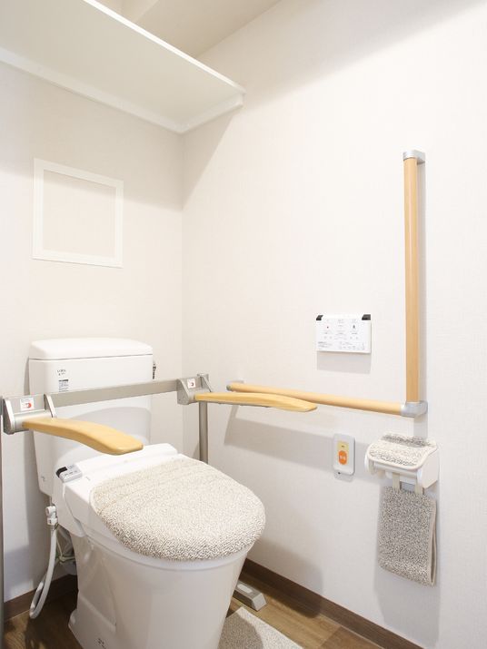 バリアフリー設計のトイレ