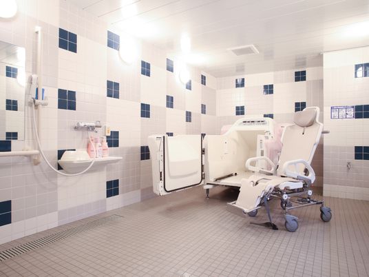 バリアフリーの浴室設備