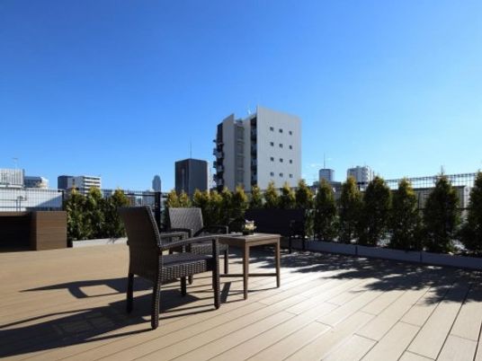 広々とした屋上テラス