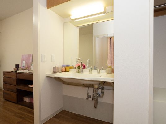 洗面台と鏡の配置