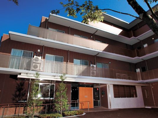 清潔な外観の施設