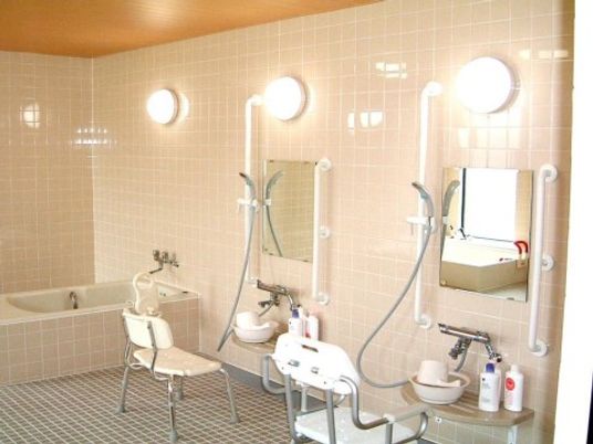 バリアフリー浴室設備