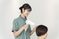 笑顔で勤務するスタッフ