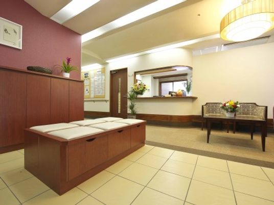 暖かみのある受付ロビー