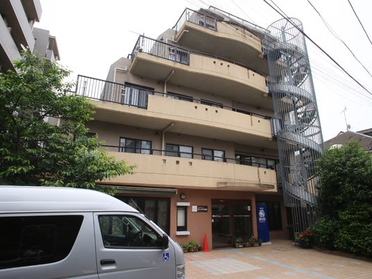 多階層建物の外観