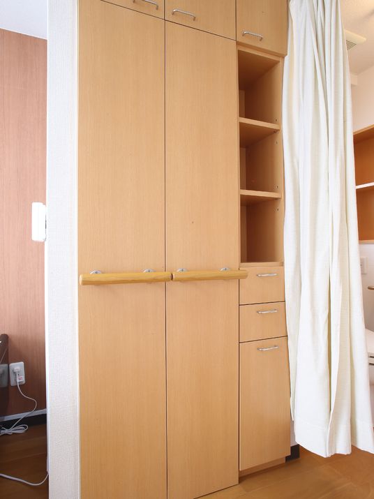 木製の整理しやすいクローゼット