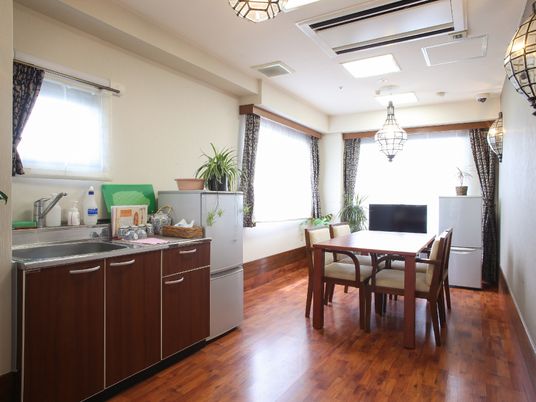 共有キッチンダイニング