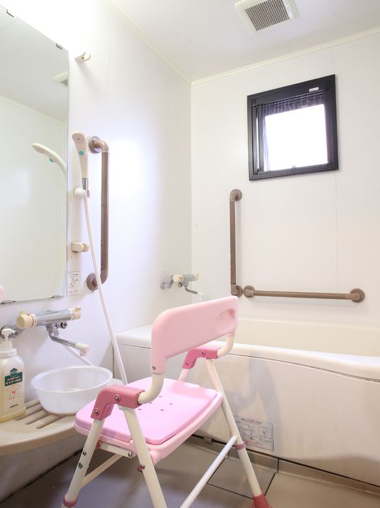 バリアフリーの浴室