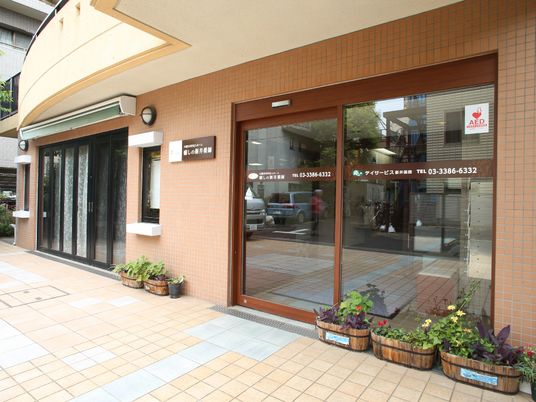 エントランスの外観