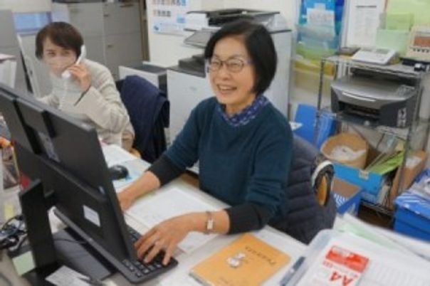 職員が働く事務所
