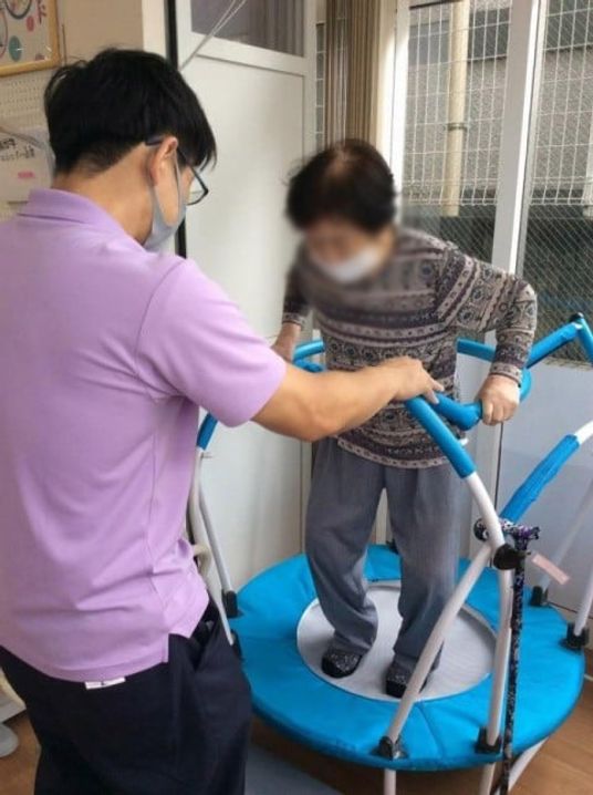 サポート中の様子訓練室  