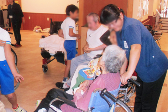 利用者との交流がある廊下
