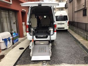 車いす対応車両の出入口  