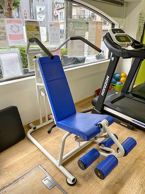 運動機器が並ぶ部屋