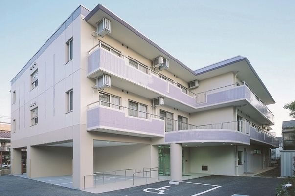 モダンな建物の外観