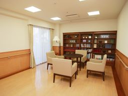 明るいリビングの様子