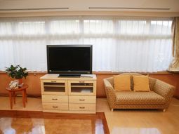 明るい居室のリビング