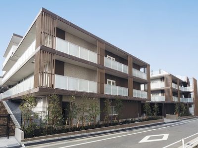スタイリッシュな施設外観
