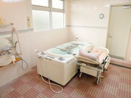 清潔な浴室設備