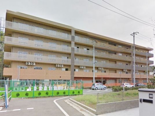 広々とした明るい外観