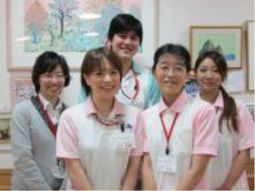 笑顔のスタッフ集合