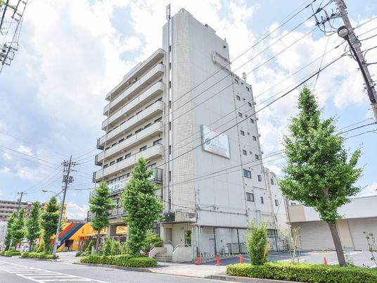 多階層建築の外観